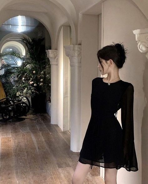 Elegant Dresses Korean, Black Dress Korean Style, Fashion In 2023, Black Dress Aesthetic, Mode Ulzzang, Prom Dress Inspiration, Dress Aesthetic, Black Flare, Retro Summer