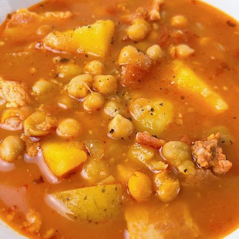 Hearty and flavorful Cuban Spanish Bean Soup with garbanzo beans and chorizo, perfect for weeknight meals. Try this easy recipe today! Columbia Restaurant Spanish Bean Soup, Spanish Bean Soup Columbia, Garbanzo Bean Soup Recipes, Spanish Bean Soup, Cuban Garbanzo Bean Recipes, Spanish Garbanzo Bean Soup, Garbanzo Cuban Recipe, Garbanzo Soup Recipes, Recipe For Garbanzo Beans