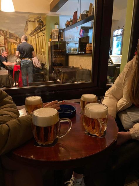 #aesthetic #vibes #citylife #nightlife #beer Pints Of Beer Aesthetic, Beer Drinking Aesthetic, Beers Aesthetic, Beer Aesthetic Drinking, Beer Aesthetics, Brewery Aesthetic, Beer Aesthetic, Friend Vibes, Europe 2024