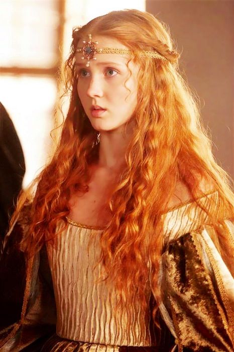 The Borgias Italia: Isolda Dychauk as Lucrezia Borgia #renaissance revival Lucrezia Borgia, The Borgias, Ginger Hair, A Dress, Auburn, Redheads, Character Inspiration, Red Hair, Blonde