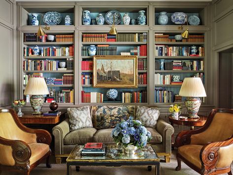 Cozy Library, Victoria Magazine, Maximalist Home, Bunny Williams, Home Libraries, Library Design, Southern Home, Home Library, A Living Room