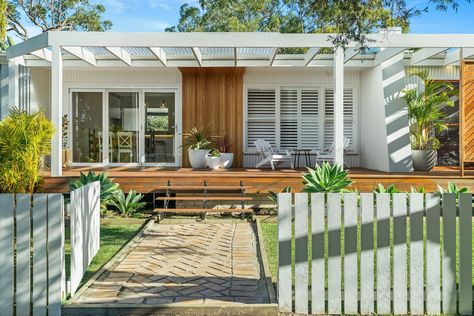 Beach Shack House, Front Pergola, Coastal Beach House Exterior, Kiwi Bach, Light And Bright Home, Scandinavian Exterior, Home By The Sea, Wales Holiday, Beach Shacks