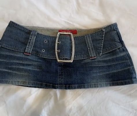 2000s Micro Skirts, Low Rise Mini Skirt Outfit 2000s, Denim Micro Mini Skirt Outfit, 2000 Skirt, 2000s Mini Skirt, Jean Skirt Mini, Y2k Skirts, Y2k Mini Skirt, Mini Denim Skirt