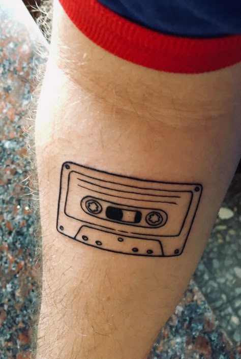 Music Tape Tattoo, Casette Tape Tattoo, 80s Tattoo Ideas, Cassette Tape Tattoo, Radio Tattoo, Cassette Tattoo, Punk Tattoo Ideas, Tape Tattoo, F Tattoo