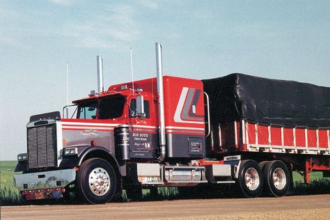 1988 Freightliner FLC | Flickr - Photo Sharing! Western Star Trucks, Freightliner Trucks, Truck Transport, Covered Wagon, Built Truck, Antique Trucks, Large Cars, Tractor Trailers, Big Rig Trucks