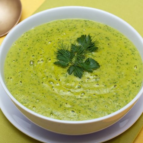 Lettuce Soup. We made this and while it didn't taste bad, it tastes like liquid lettuce. It needs a lot more herbs and flavor added than the recipe calls for. Lettuce Soup, Cold Soup Recipes, Lettuce Recipes, Green Soup, Pureed Soup, Spinach Soup, Broccoli Soup, Broccoli Recipes, Watercress