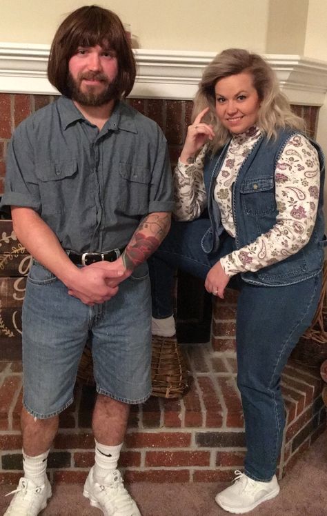 David and Jandice from masterminds #masterminds #zachgalifianakis  #KateMcKinnon #couplescostume #halloween2017 #halloweencostume Couples Halloween Costumes Creative, Halloween Halloween Costumes, Halloween Costumes 2022, Unique Couple Halloween Costumes, Halloween Parejas, Funny Couple Halloween Costumes, Hot Halloween, Best Friend Halloween Costumes, Couples Halloween Outfits