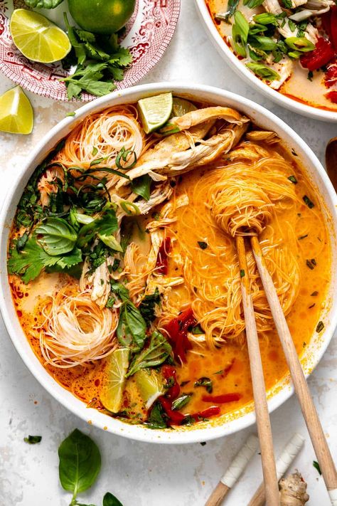 Thai Curry Noodle Soup Thai Rice Noodle Soup, Thai Coconut Noodle Soup, Thai Curry Aesthetic, Thai Curry Soup Recipes, Hungover Foods, Pho Toppings, Soup Recipes Thai, Thai Curry Recipes Vegetarian, Asian Recipes Authentic