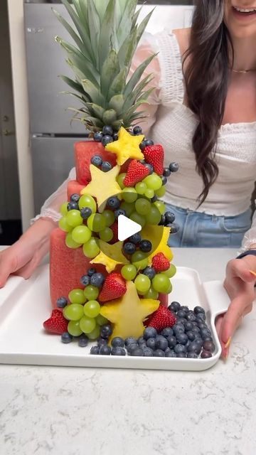 @eatinghealthytoday on Instagram: "🍉watermelon Cake ( @my.janebrain ) Would you put the time in to make this?" Cake For Christmas, Fruit Birthday Cake, Fruit Cake Design, Fresh Fruit Cake, Fruit Platter Designs, Fruit Creations, Decorações Com Comidas, Fruit Birthday, Amazing Food Decoration