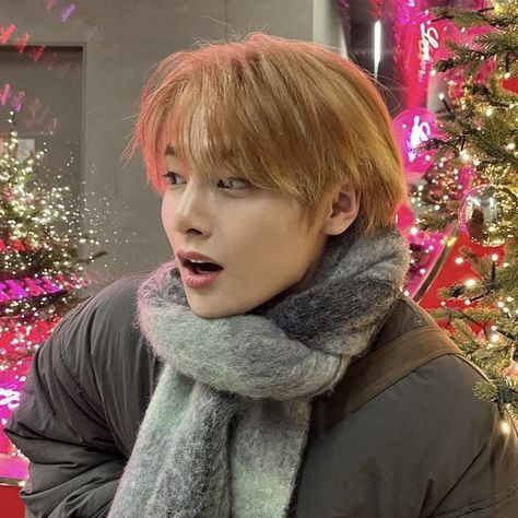 straykids jeongin icon #straykids Boyfriend Best Friend, Best Friend, Stray Kids, Christmas, Red, Hair