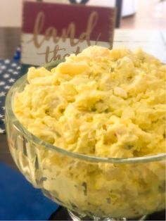 Mama's Southern Style Potato Salad {Granny's Recipe} Potatoes Ideas, Freeze Potatoes, Old Fashioned Potato Salad, Southern Style Potato Salad, Homemade Potato Salads, Best Potato Salad Recipe, Southern Potato Salad, Potato Salad Recipe Easy, Potato Appetizers