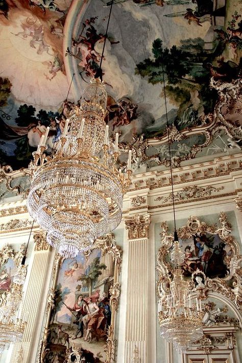 Architectural details inside Nymphenburg Palace in Munich, Germany. I've actually been there! Munich is a Paradise for palace-lovers Architecture Baroque, Istoria Artei, Adventure Inspiration, Baroque Architecture, Louvre Paris, Inspiration Fashion, The Ceiling, Travel Adventure, Beautiful Architecture