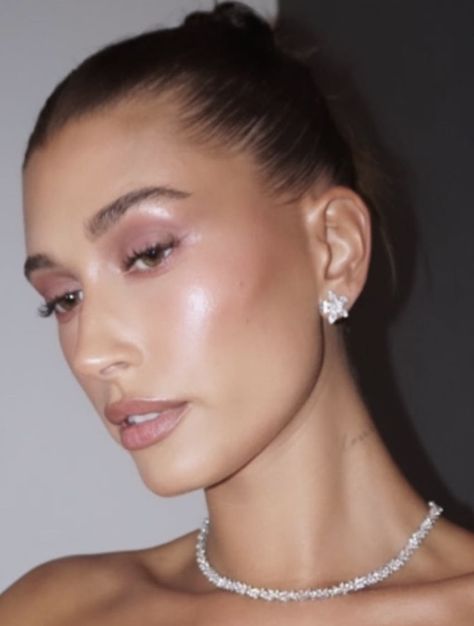 Fall Wedding Makeup, Smink Inspiration, Braut Make-up, Fairy Makeup, Makeup Hacks, Pink Eyeshadow, Pink Makeup, Hailey Bieber, Glam Makeup