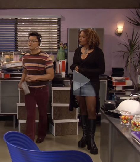 Half And Half Tv Show Outfits, Mona Half And Half Outfits, Mona Thorne, Pam Outfits Martin, Pam Martin Show Outfits, Mona Half And Half, Charmed Tv Show Outfits, Moesha Tv Show, 90s Black Sitcom Fashion