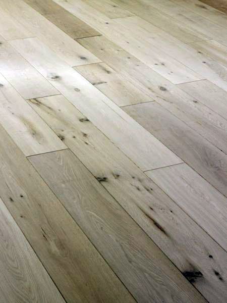 Rustic Oak Flooring, Best Wood Flooring, Reclaimed Hardwood Flooring, Prefinished Hardwood Floors, Types Of Wood Flooring, Fixer Upper Home, Solid Hardwood Flooring, Prefinished Hardwood, Oak Wood Floors