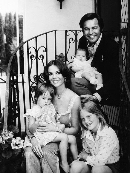 Natalie Wood and Robert Wagner and Family, Courtney Brooke Wagner born March 9, 1974 in Los Angeles and Natasha Gregson Wagner born September 29, 1970 in Los Angeles, California and baby. Maria West Side Story, Katie Wagner, Natasha Gregson Wagner, Photos Of Famous People, Top 10 Actors, Wood Pictures, Robert Wagner, Meet Guys, Mother Family