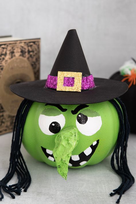 witch pumpkin with green face and black hat Witch Pumpkin Ideas, Witch Pumpkin Painting, Witch Pumpkin Carving, Witch Faces, Witch Pumpkins, Festive Halloween Decor, Craft Pumpkins, Jack Skellington Pumpkin, Unicorn Pumpkin