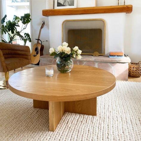 White Oak Coffee Table Round - Etsy Diy Circle Coffee Table, Wooden Round Coffee Table, Circle Coffee Table, White Oak Coffee Table, Circle Coffee Tables, Round Wooden Coffee Table, Circular Coffee Table, Family Bed, Luxury Living Room Decor