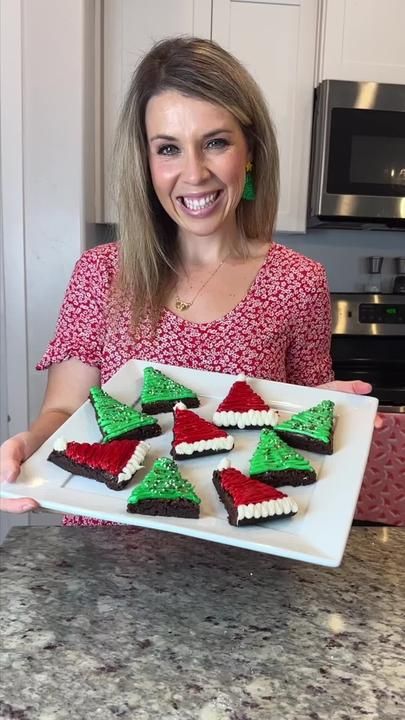 Santa Hat Brownies, Best Towels, Witch Recipes, Christmas Tree Brownies, Xmas Recipes, Christmas Brownies, Store Bought Frosting, Baking Goods, Christmas Tree And Santa