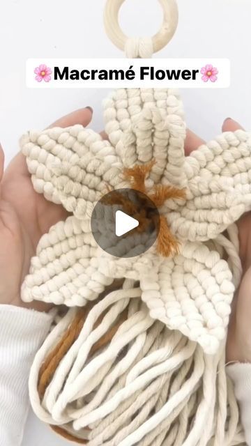 Diy Macrame Flower, Decor Items For Living Room, Boho Style Home Decor, Man House, Boho Style Home, Macrame Flower, Asha Bhosle, Macrame Supplies, Diy Macrame