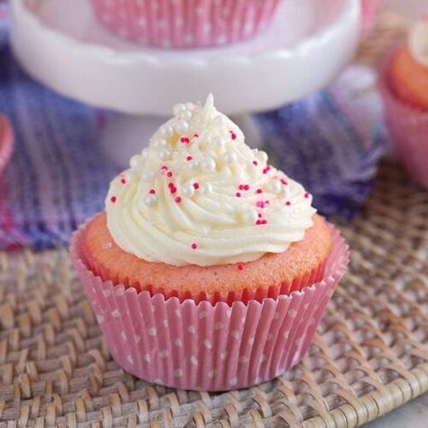 How to Make Wedding Cupcakes - Recipe Girl Wedding Cupcake Recipes, Champagne Cupcake Recipes, White Cupcake Recipes, Pink Champagne Cupcakes, Pink Velvet Cupcakes, Beautiful Bread, Champagne Cupcakes, Sweet Temptation, Cupcakes With Cream Cheese Frosting