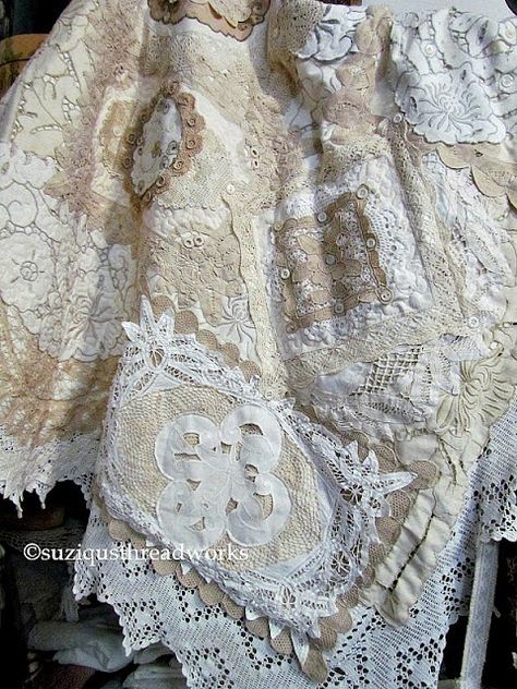 Heirloom Quilts Ideas, Doily Art, Doilies Crafts, Lace Crafts, Crazy Patchwork, Heirloom Quilt, Crazy Quilting, Linen Quilt, Linens And Lace