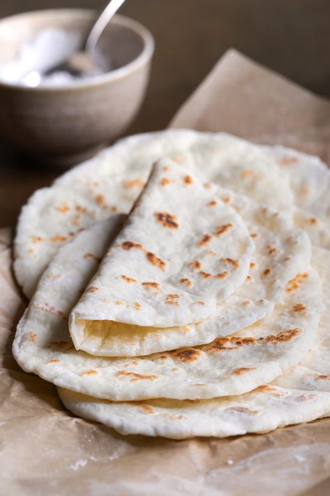 Easy Gluten Free Flatbread, No Yeast Recipe - Real Food Healthy Body Flat Bread Recipe No Yeast, Flatbread No Yeast, Bread Recipe No Yeast, Gluten Free Flatbread Recipe, Gluten Free Roti, Gluten Free Pita Bread, Flat Bread Recipe, Easy Flatbread Recipes, Gluten Free Pita