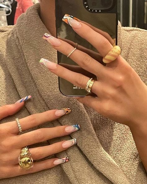 Kylie Jenner on Instagram | @KylieKristenJenner_ Uñas Kylie Jenner, Acrylic Nails Kylie Jenner, Kylie Nails, Maquillage On Fleek, Kylie Jenner Nails, Nagellack Trends, Nail Swag, Dream Nails, Funky Nails