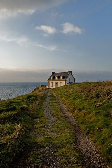 Cottage By The Sea, Seaside Cottage, Inspire Me Home Decor, Zakopane, Little Cottage, Cottagecore Aesthetic, Foto Inspiration, Pretty Places, East Coast