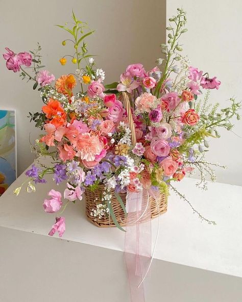 Boquette Flowers, Nothing But Flowers, Small Basket, Flower Therapy, Beautiful Bouquet Of Flowers, Delphinium, Beautiful Bouquet, Flower Basket, Love Flowers