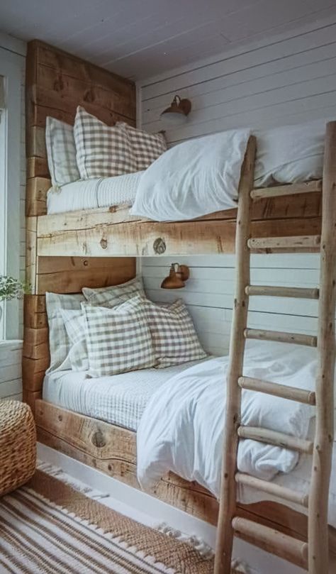 Chalet Bunk Room, British Countryside House, Countryside Style, British Countryside, Bunk Room, Countryside House, Cozy House, Bedroom Decor, Cottage