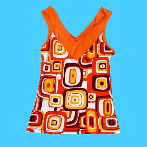 Y2K orange geometric retro vest top - Funky 60s 70s retro print top - Size Medium shown on size 12 - Orange/yellow/brown sunset colurs Orange Clothes Aesthetic, Funky Fashion Outfits, Orange And Blue Outfit, Funky Tops, Brown Sunset, Funky Shirt, Retro Vest, Y2k Fashion Outfit, 70s Clothes