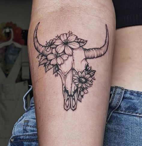 Longhorn Tattoo With Feathers, Longhorn And Flower Tattoo, Steer Head Tattoo Women, Long Horn Cow Tattoo For Women, Taurus Tattoo Thigh, Feminine Bull Skull Tattoo, Long Horn Tattoo For Women With Flowers, Longhorn Tattoo Thigh, Woman’s Western Tattoos