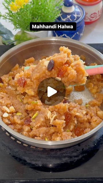 Suji Halwa Recipes, Suji Recipes Indian, Halwa Recipe Video, Suji Recipe, Suji Halwa, Halwa Recipe, Sweet Dish, Sweet Dishes Recipes, Newspaper Crafts