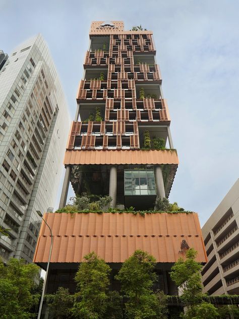 hanging garden facade fronts ONG&ONG's artyzen singapore hotel Singapore Architecture, Singapore Hotels, Zen House, House On Stilts, Hotel Concept, Timber Structure, Hotel Amenities, Urban Fabric, Sky Garden