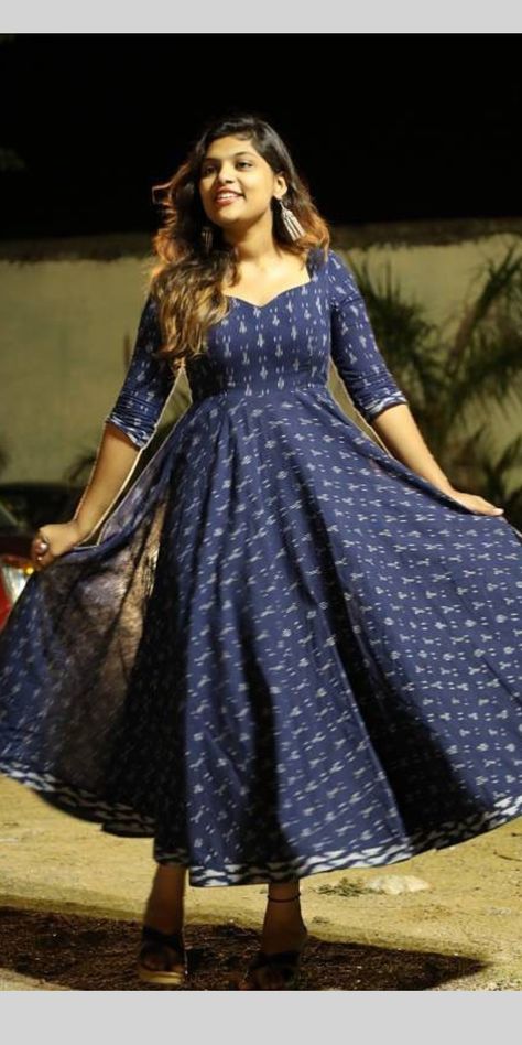 Ladies Frock Design, Dress Designs For Stitching, Long Blouse Designs, Ikkat Dresses, Simple Frock Design, Long Frock Designs, Long Gown Design, Simple Frocks, Anarkali Dress Pattern