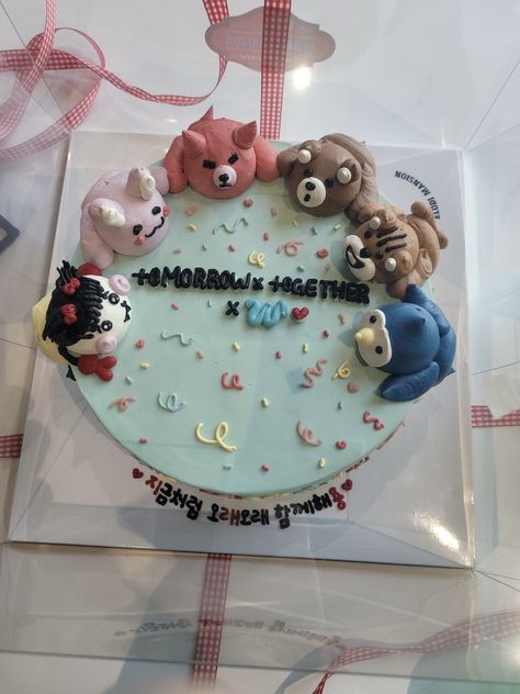 Txt Birthday Cake, Txt Cake, Txt Birthday, Birthday Cale, Txt Ot5, Kpop Diy, Cute Baking, Simple Birthday Cake, 19th Birthday