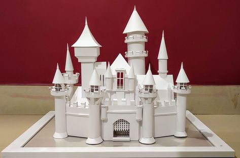 Disney Palace made out of cardboard Disney Palace, Enchanted Castles, Paper Buildings, Cardboard Castle, Easy Model, Paper Architecture, Cardboard House, Poster Drawing, Disney Castle