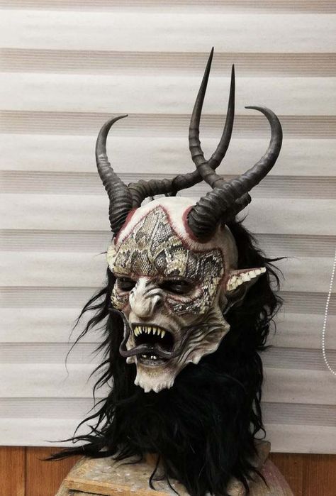 Beispiel Masken Krampus Art, Krampus Mask, Demon Face, Horror Props, Scary Halloween Masks, Pumpkin Scarecrow, Mascaras Halloween, Devil Mask, Myths & Monsters