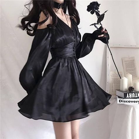 A must have! Black/White Sweet Falbala Off Shoulder Dress SP139122  Click link 2 shop http://bit.ly/2k3dTS4 Tag friends & Comment to win 50$ Gift card Chiffon Dresses, Lantern Sleeve Dress, Goth Dress, Alternative Outfits, Edgy Outfits, Fancy Dresses, Look Cool, Chiffon Dress, Pretty Dresses