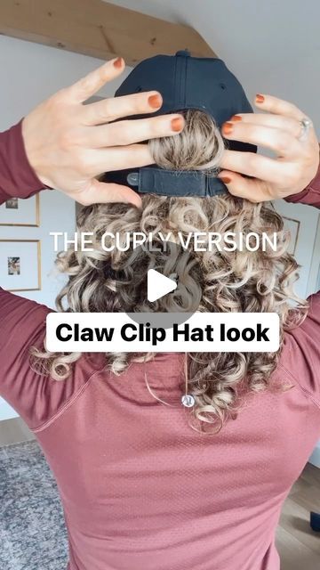 Claw Clip For Short Curly Hair, Curly Hair In Claw Clip, Claw Clip With Hat, Claw Clips Curly Hair, Hats With Curly Hair, Curly Hair Hat Hairstyles, Curly Hair With Hat, Claw Clip Curly Hair, Claw Clip Hairstyles Curly Hair