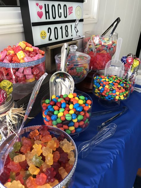 Candy Station.  Candy Bar.  Easy. Sour Belts Candy Party Ideas, Candy Birthday Table, Desert Tables For Birthday, Candy Table Ideas Birthday Sweet 16, Hoco Food Ideas, Candy Bowls For Parties, Small Candy Table Ideas, Candy Bar Ideas Birthday, Candy Bar Ideas For Parties