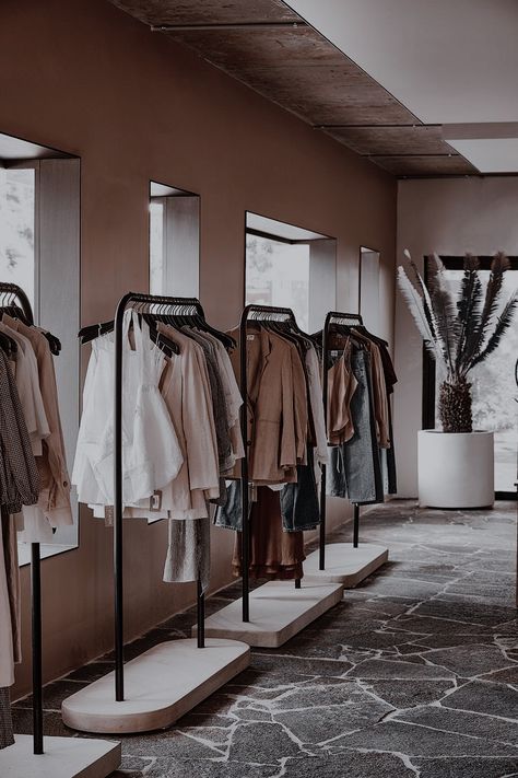 Fashion Store Design, A Clothing Store, Retail Store Interior Design, Clothing Store Interior, Clothing Store Design, Retail Interior Design, Store Design Boutique, Retail Store Interior, Clothing Displays