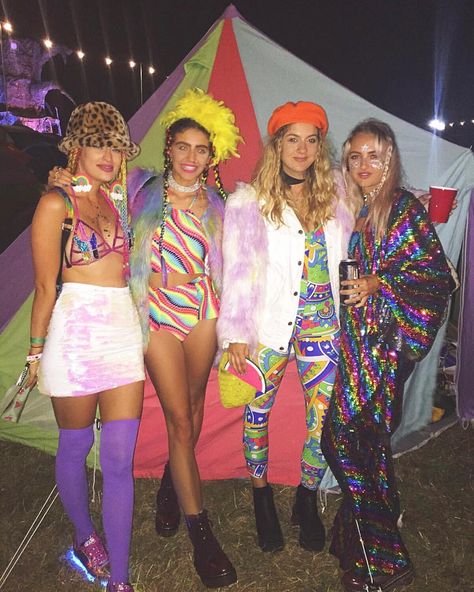 1,090 Likes, 12 Comments - CONFETTI CROWD  (@confetticrowd) on Instagram: “CONFETTIS DO @BESTIVAL  we love it here but plz stop raining #bestival16” Simple Rave Outfits, 90s Rave Fashion, Halloween Rave Outfits, Rave Ideas, Halloween Rave, Edm Festival Outfit, Edm Fashion, 90s Rave, Festival Rave Outfit