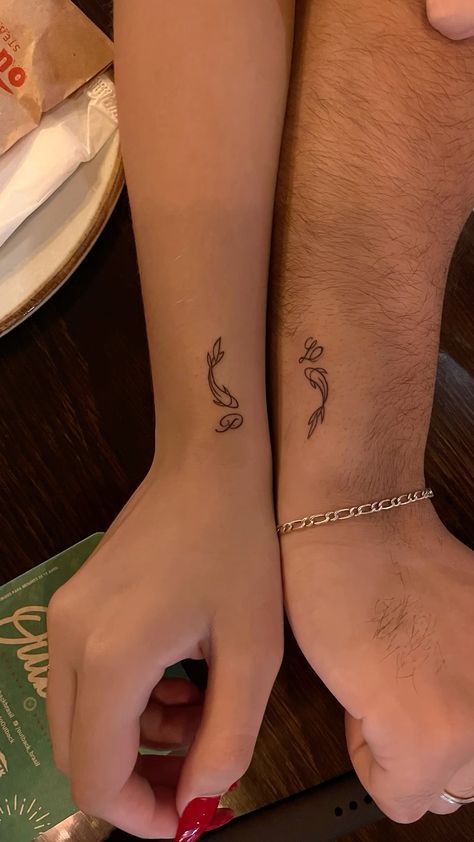 Best Friend Couple Tattoo, Matching Tattoos Men And Women, Bf Tattoos Couples, Small Tattoos With Boyfriend, Cute Men Tattoos, Matching Symbol Tattoos For Couples, Tattoo Ideas For Men For Girlfriend, Tattoo Of Names For Men, Small 5 Tattoo