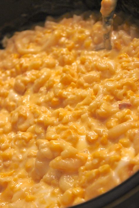 Creamed Corn Mac And Cheese, Corny Mac And Cheese Crockpot, Mac And Corn Crockpot, Macaroni Corn Casserole Crockpot, Mac And Cheese With Corn Recipe, Mac And Cheese Corn Casserole, Spaghetti Corn Casserole, Mac And Cheese Velveeta, Macaroni Corn Casserole