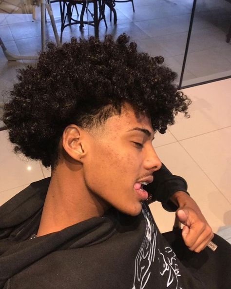 Hairstyles Black Men, Curly Hairstyles Black, Long Curly Hair Men, Taper Fade Curly Hair, Hair Twists Black, Afro Hairstyles Men, Afro Fade, Natural Hair Men, Curly Afro Hair