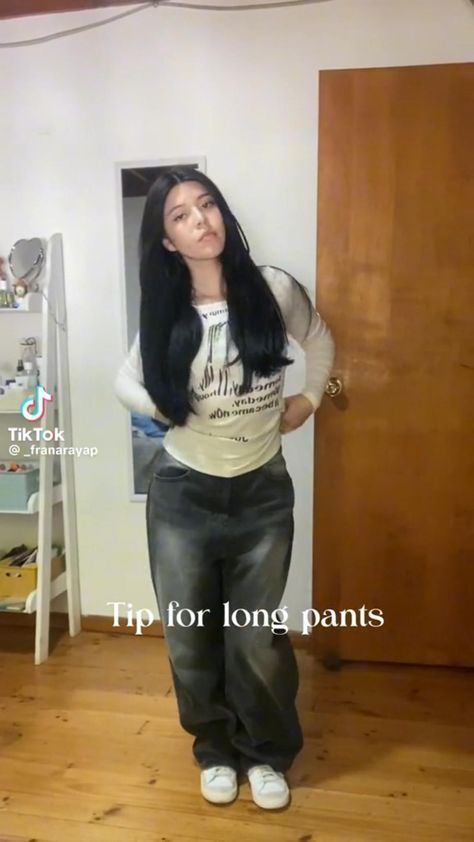 Tip for long pants👖 | Fashion Hack How To Get Baggy Jeans, Long Flare Pants, Long Baggy Pants Outfit, Too Baggy Jeans Hack, How To Tie Baggy Jeans, Outfit Inspo Baggy Pants, How To Find Baggy Jeans, How To Make Long Jeans Shorter, How To Fit Baggy Jeans