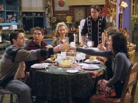 All the Best Thanksgiving Episodes of Your Favorite Shows | SELF Thanksgiving Home Screen, Thanksgiving Episodes, Friends Thanksgiving Episodes, Dress For Thanksgiving, Thanksgiving Classics, Ted And Robin, Happy Thanksgiving Friends, Friends Season 1, Thanksgiving Vibes