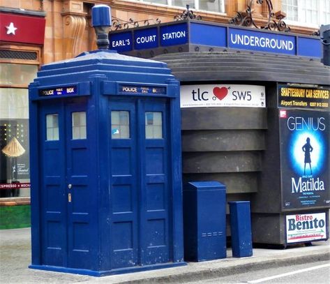 Doctor Who Wallpaper, Earls Court, Classic Doctor Who, Metropolitan Police, Telephone Box, Doctor Who Art, Doctor Who Tardis, Sci Fi Ships, Police Box